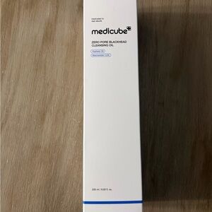 medicube Zero Pore Blackhead Cleansing Oil - White